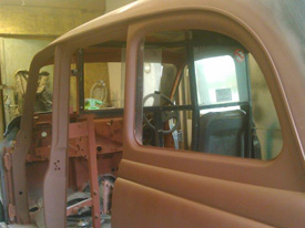 Londoni Taxi karosszéria javítás: Karosszéria szétbontás, összeszerelés, karosszériázás, alapozás, fényezés 12