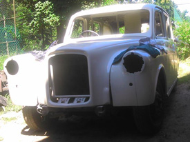 Londoni Taxi karosszéria javítás: Karosszéria szétbontás, összeszerelés, karosszériázás, alapozás, fényezés 13