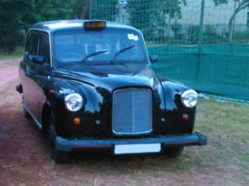 Londoni Taxi karosszéria javítás: Karosszéria szétbontás, összeszerelés, karosszériázás, alapozás, fényezés 16